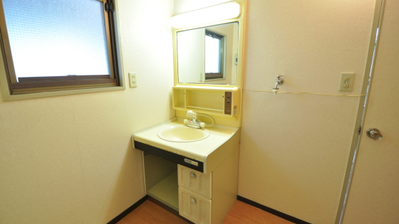 T様邸にて30年ご愛用された洗面化粧台